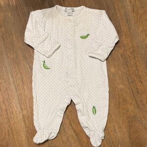 Kissy Kissy White and Green Pea Print Footie